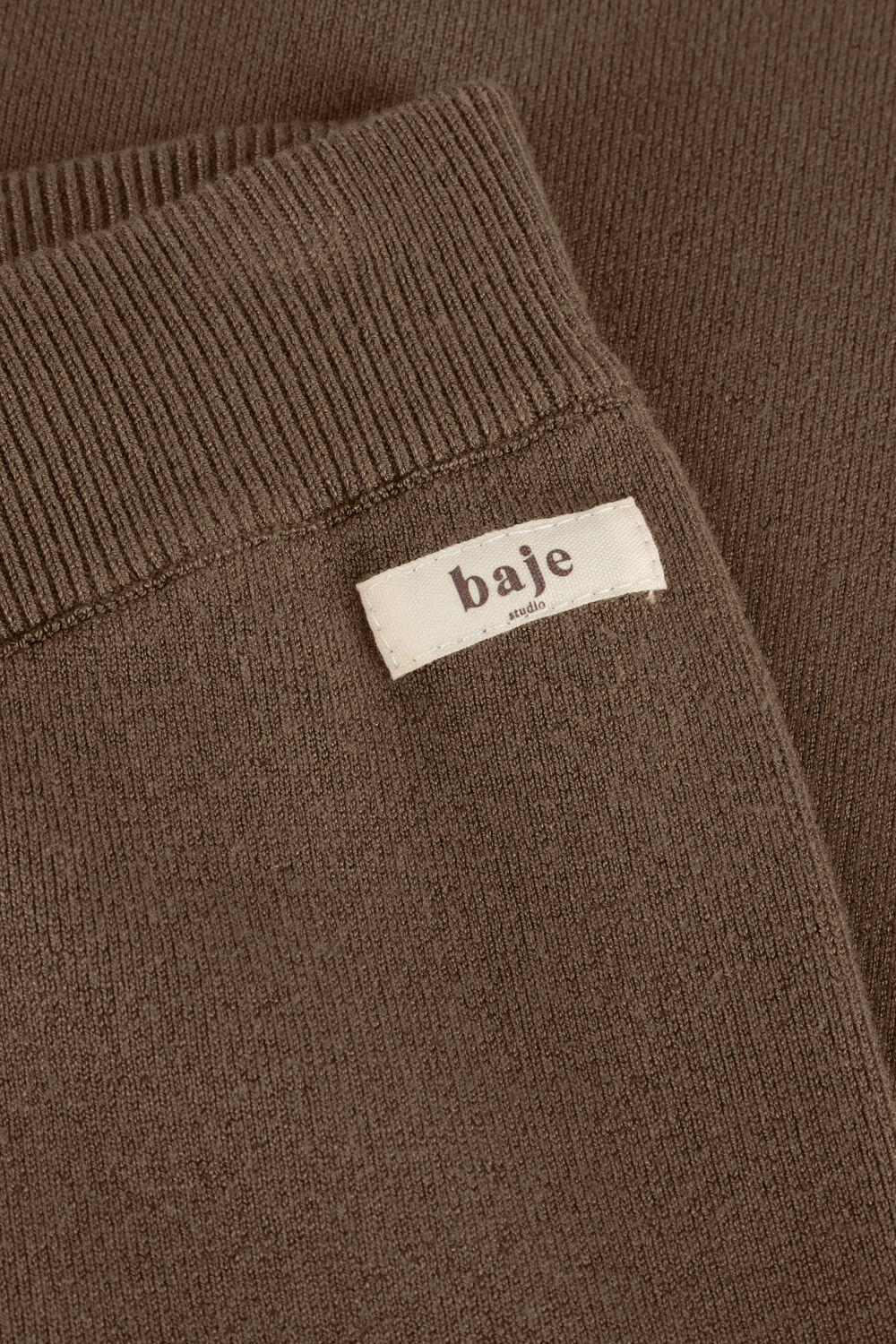 Braune BAJE STUDIO Lange Hosen MAGGIA - large