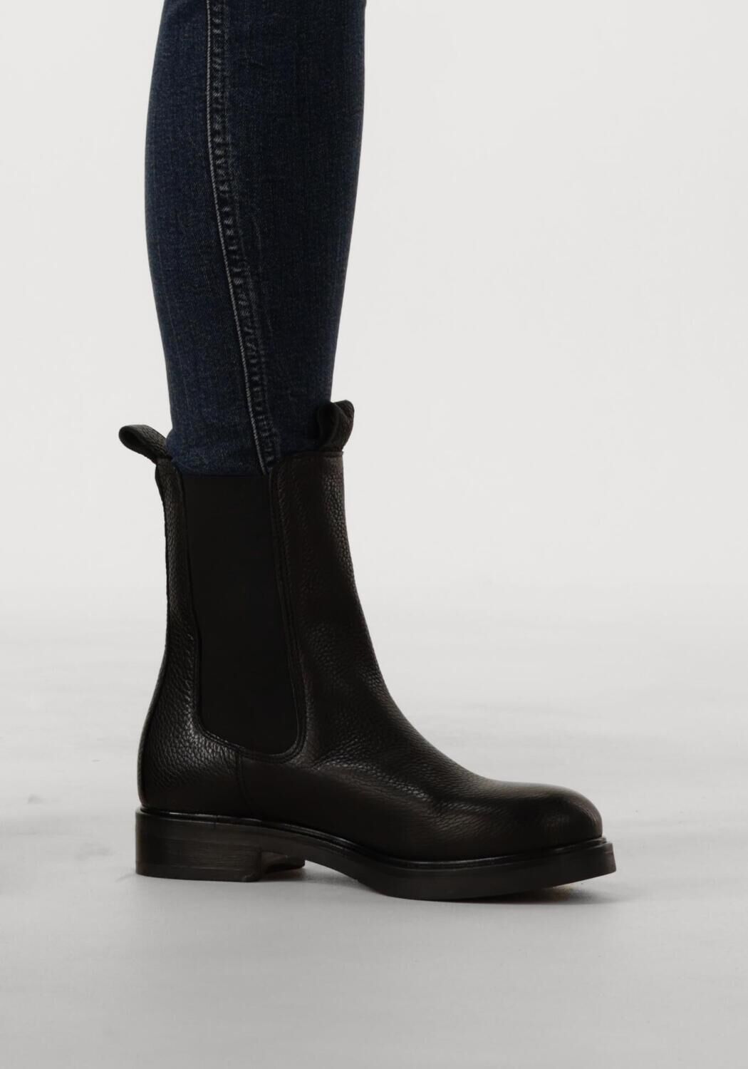 Schwarze VIA VAI Chelsea Boots JULIETTE INDY - large