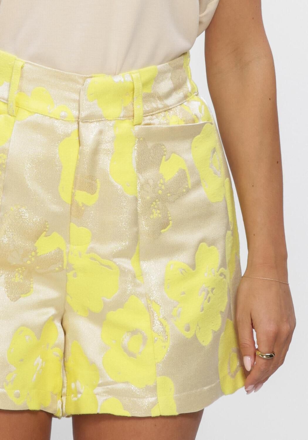 Gelbe STUDIO AMAYA Hosen LOLA SHORT - large