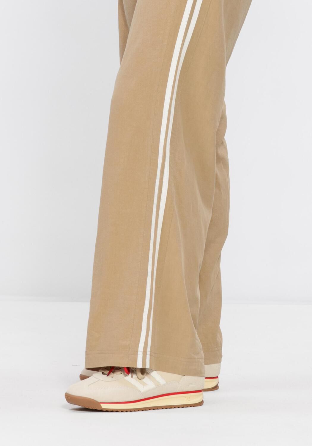 Beige BACK70 Sneaker Low JOGGER - large