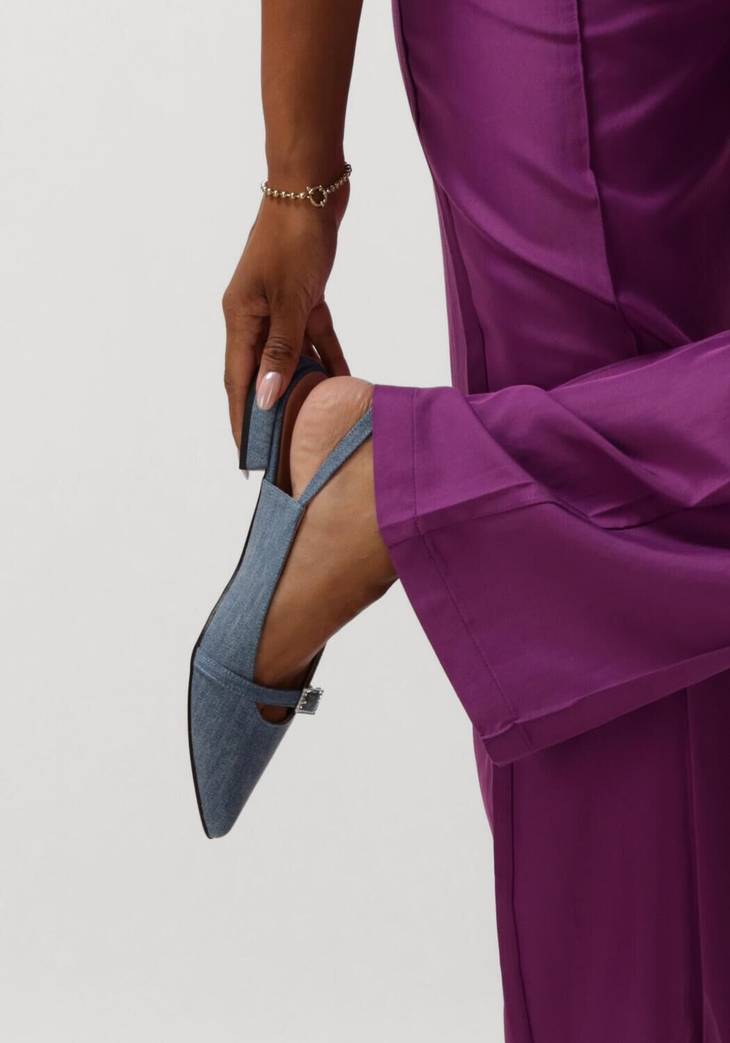 Blaue NOTRE-V Slingbacks 122219 - large