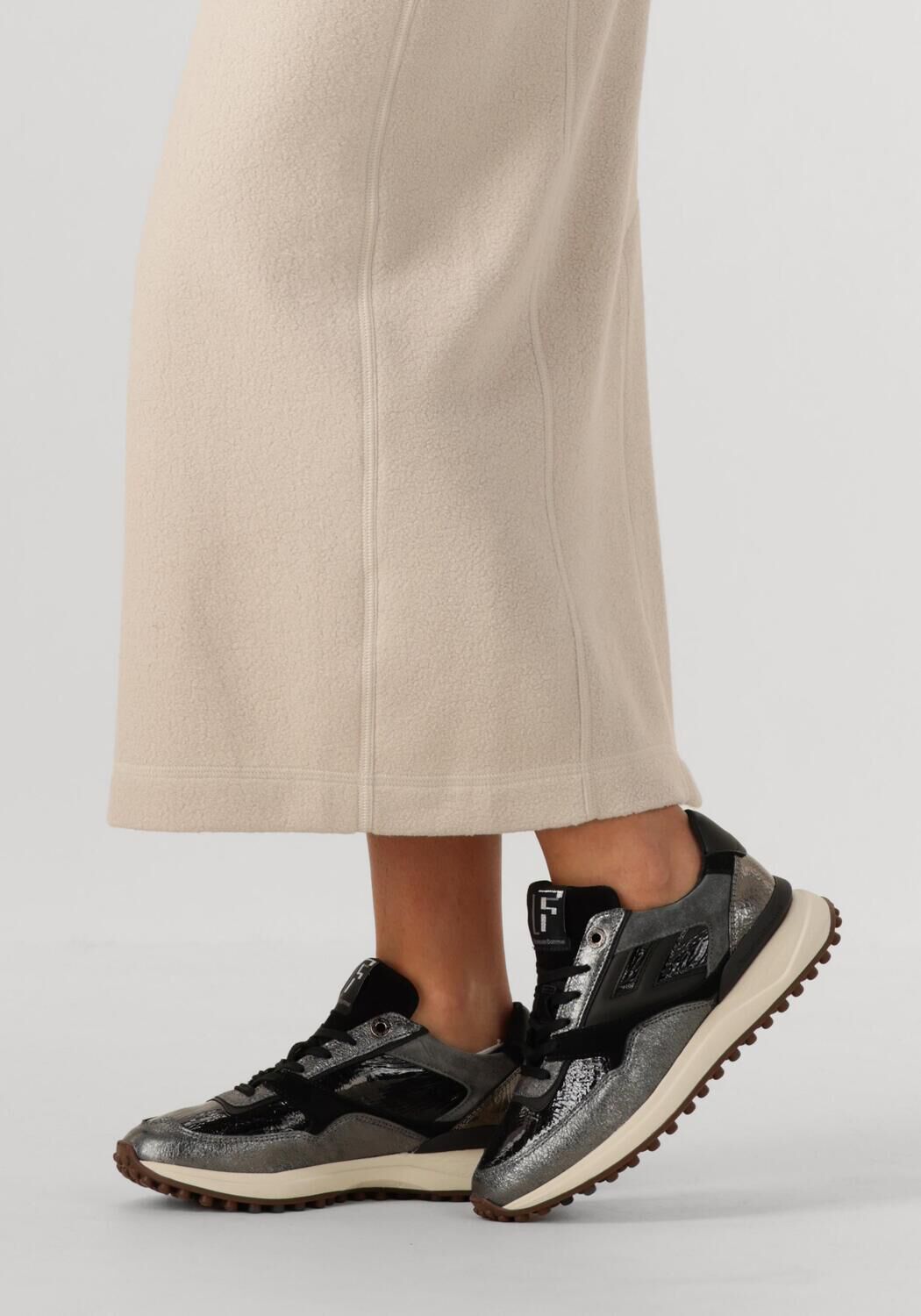 Silberfarbig FLORIS VAN BOMMEL Sneaker Low SFW-10128 NOPPI - large