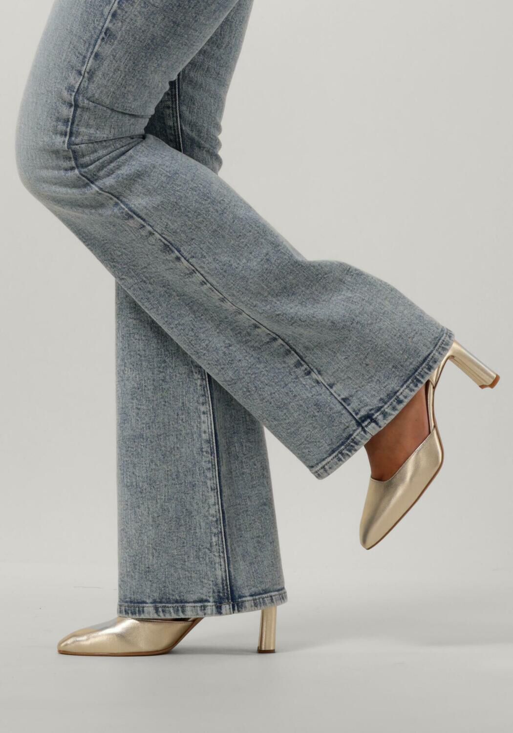 Goldfarbene UNISA Pumps WARREN - large