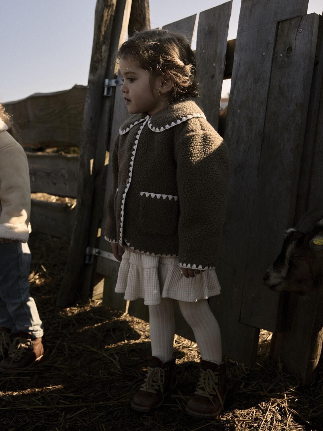 Braune LIL' ATELIER Jack NMFLAJO LS LOOSE JACKET LIL - large