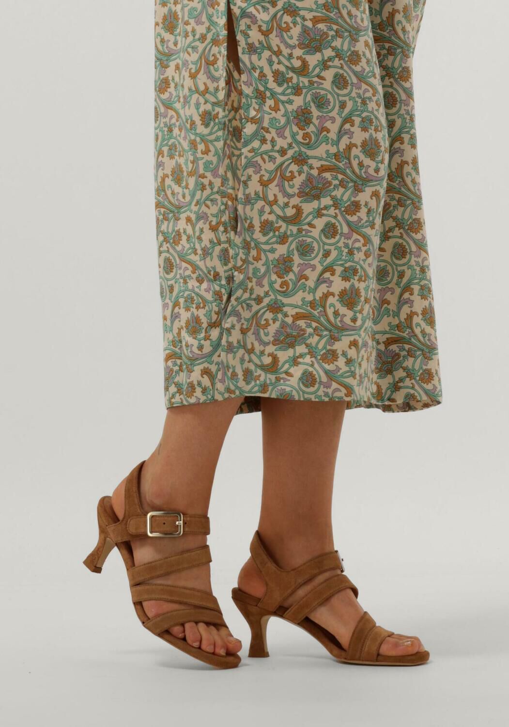 Cognacfarbene VIA VAI Sandalen LARA - large