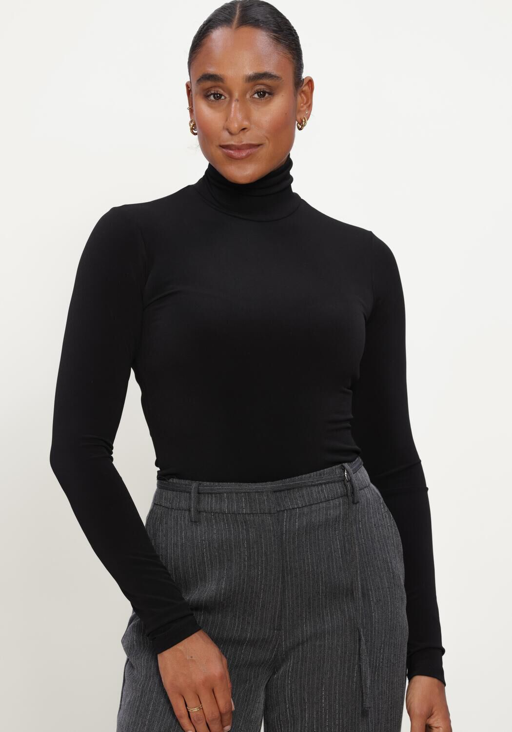 Schwarze NOTRE-V Top NV-INGER - large