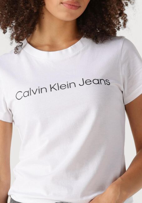 Weiße CALVIN KLEIN T-shirt CORE INSTIT LOGO SLIM FIT TEE - large