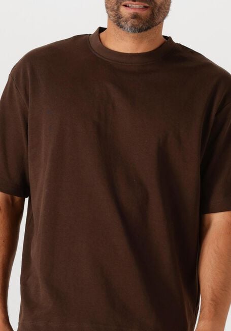 Braune SELECTED HOMME T-shirt SLHLOOSEOSCAR SS O-NECK TEE NOOS - large