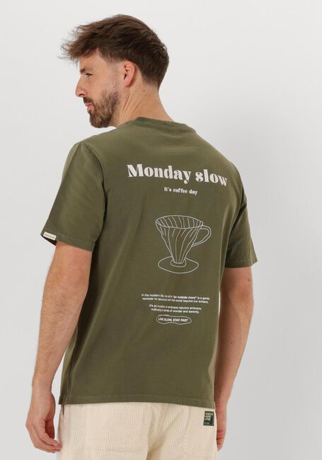 Grüne ANERKJENDT T-shirt AKKIKKI MONDAY SLOW TEE - large