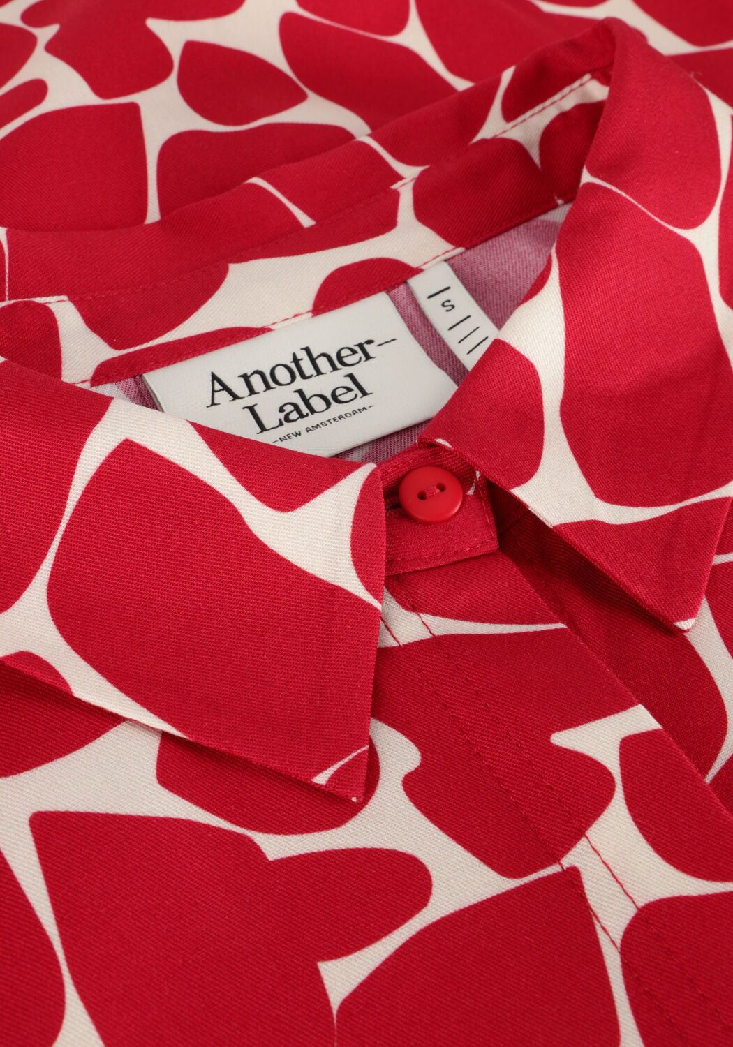 Rote ANOTHER LABEL Blusen DREISER GRAPHIC SHIRT - large