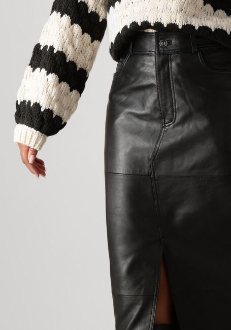 Schwarze Y.A.S. Maxirock YASMINA HW LEATHER LONG SKIRT - large
