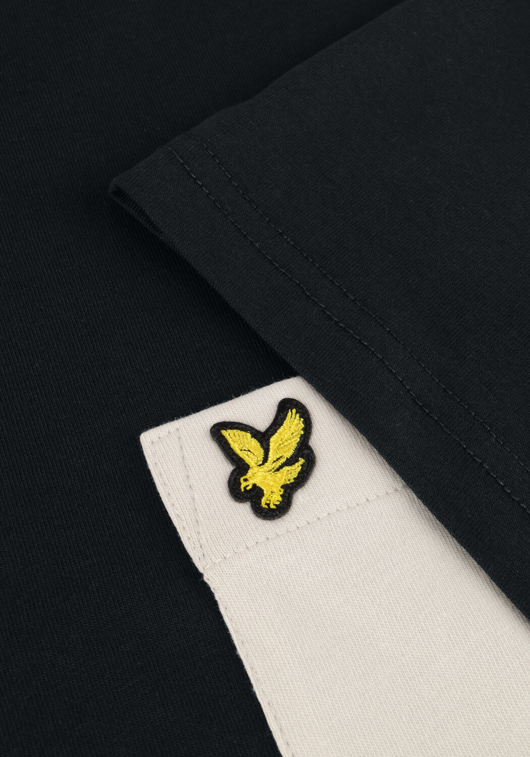 Dunkelblau LYLE & SCOTT T-shirt CONTRAST POCKET T-SHIRT - large