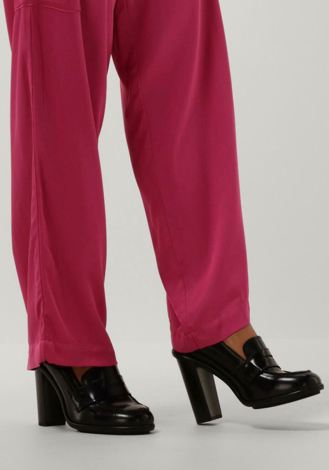 Schwarze TOMMY HILFIGER Pumps TOMMY ESSENTIAL LOAFER - large