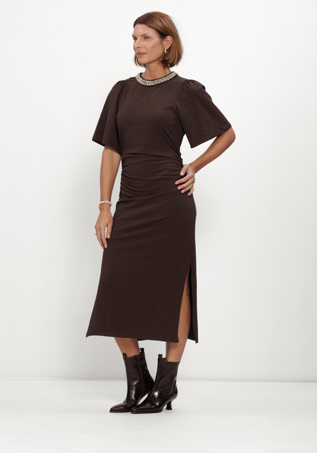 Braune BRUUNS BAZAAR Midikleid ALNUSBBNATHALA TRIM DRESS - large