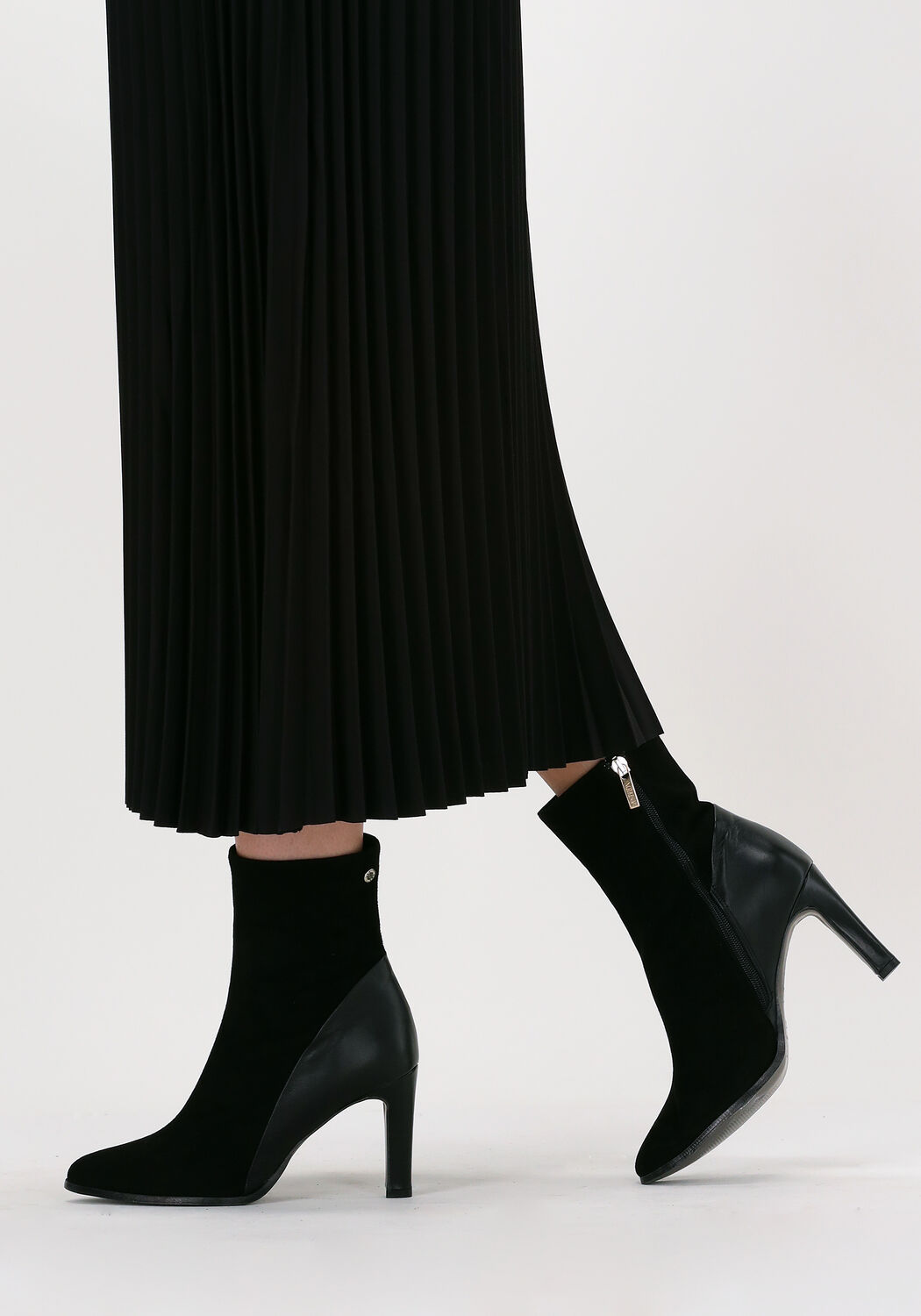 Schwarze NOTRE-V Stiefeletten 27468 - large