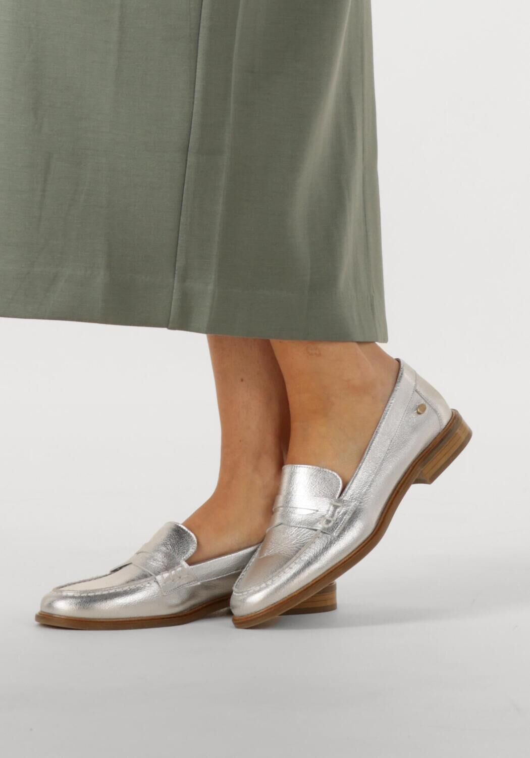 Silberne FRED DE LA BRETONIERE Loafer BODIL LOAFER - large