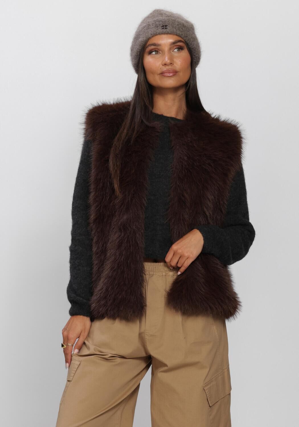 Braune BY-BAR Gilet MONA FAUX FUR GILET - large