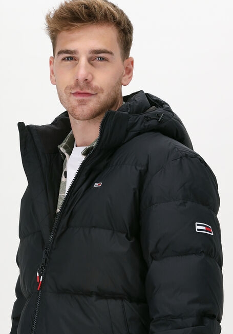 Schwarze TOMMY JEANS Wattierte Jack TJM ESSENTIAL DOWN JACKET - large