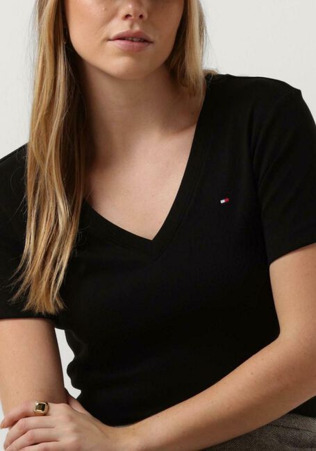 Schwarze TOMMY HILFIGER T-shirt NEW SLIM CODY V-NECK SS - large