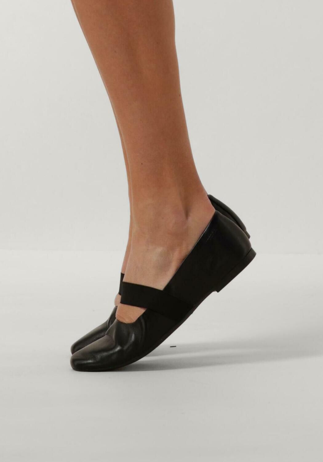 Schwarze VAGABOND SHOEMAKERS Ballerinas JOLIN 501 - large