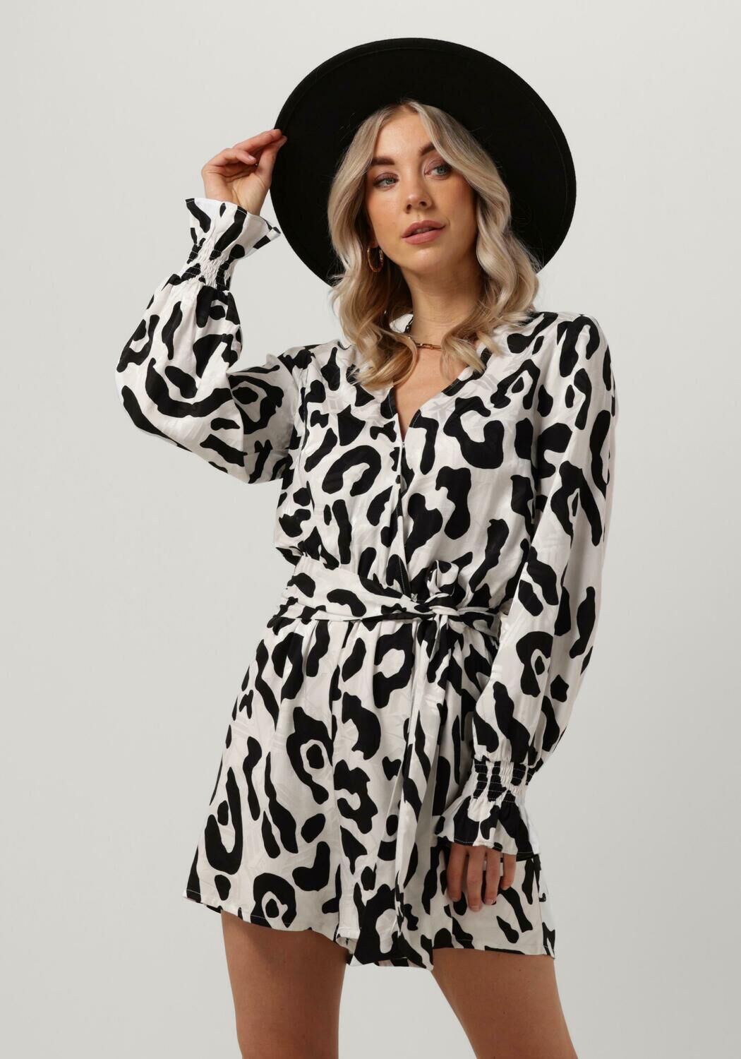 schwarze alix the label playsuits ladies woven big animal jacquard playsuit