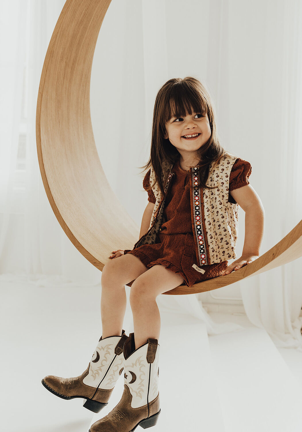 Camelfarbene BAJE STUDIO Top WOVEN EMBRO SHORTSLEEVE - large