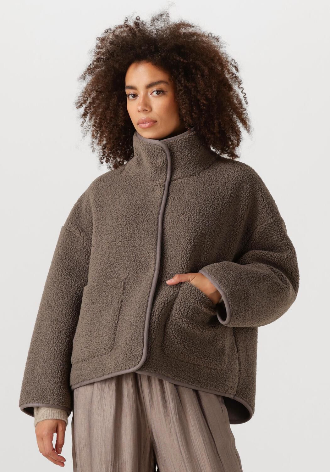 Braune KNIT-TED Teddy-Jacke JILL - large