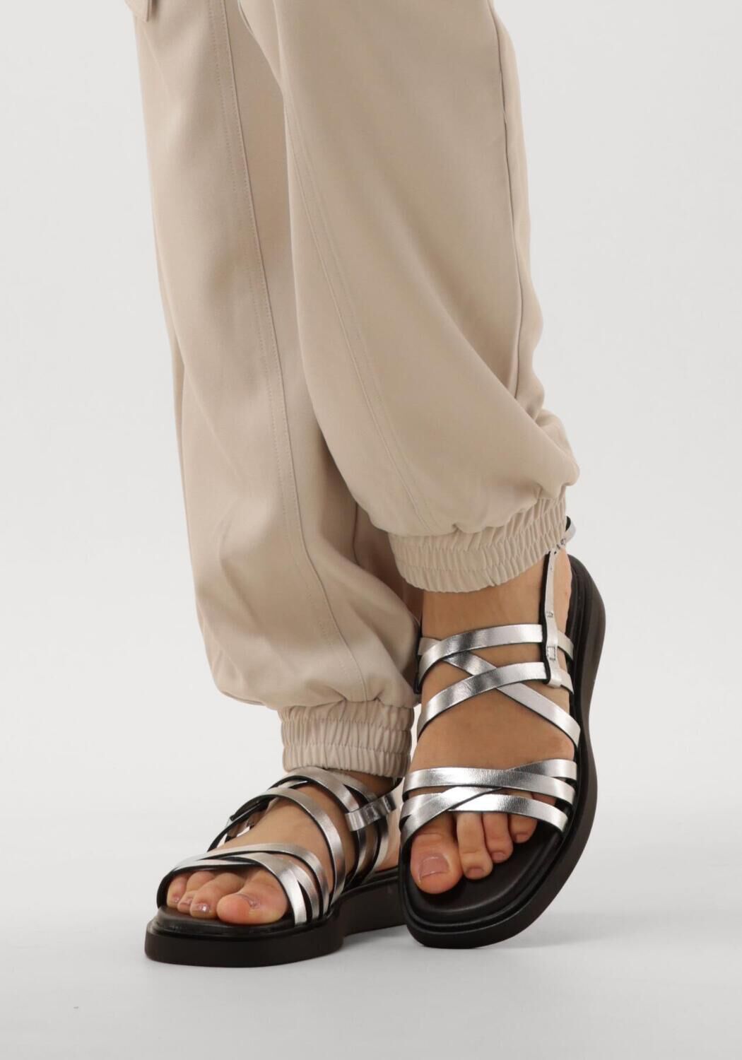 Silberne VAGABOND SHOEMAKERS Sandalen CONNIE 583 - large