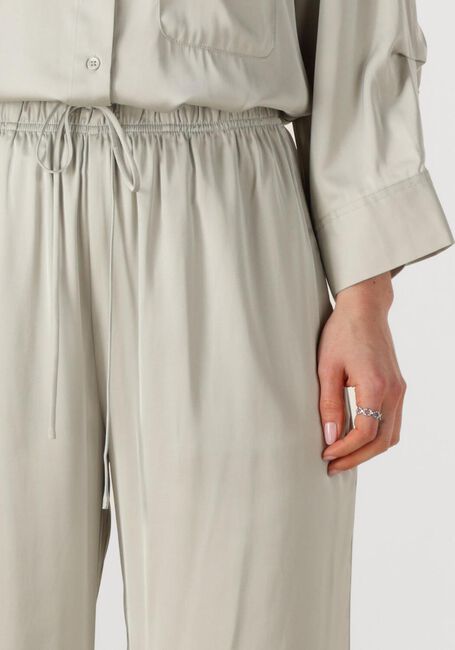 Weiße WITHBLACK Weite Hose WBLPADDIE SATEEN PANTS - large
