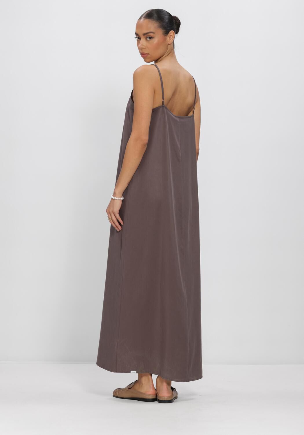 Sand PENN & INK Midikleid DRESS - large