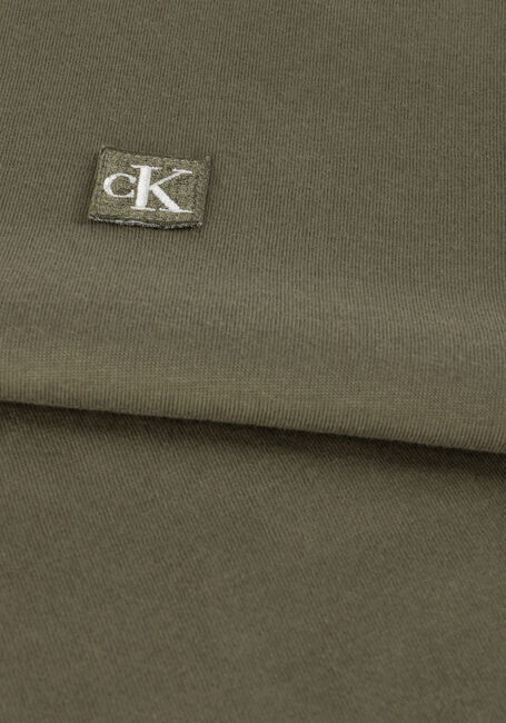 Olive CALVIN KLEIN T-shirt CK EMBRO BADGE TEE - large