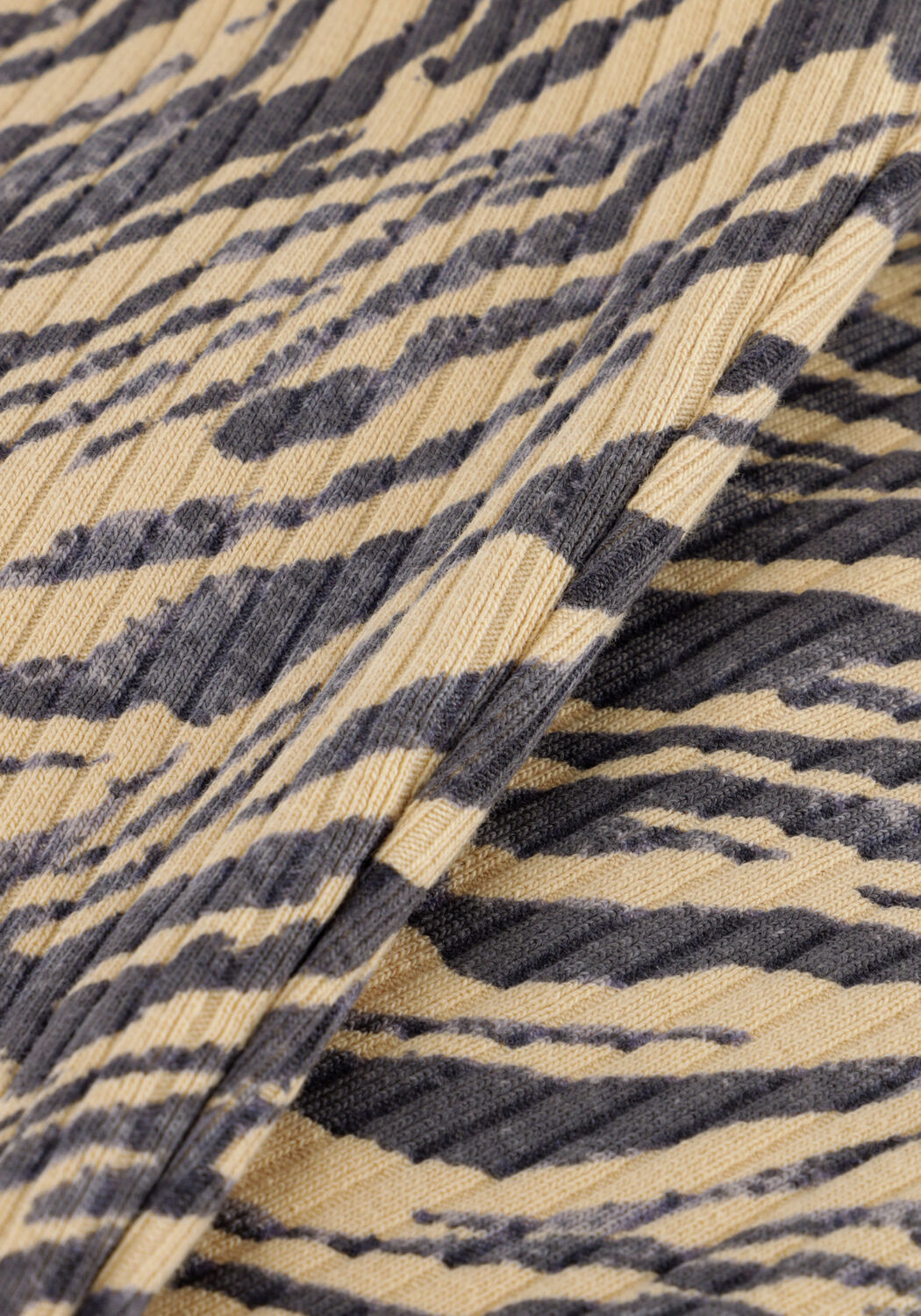 Beige DAILY7 Kurze Hose ZEBRA RIB PANTS - large