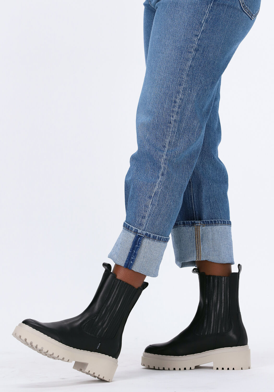 Schwarze NUBIKK Chelsea Boots FAE LINA - large