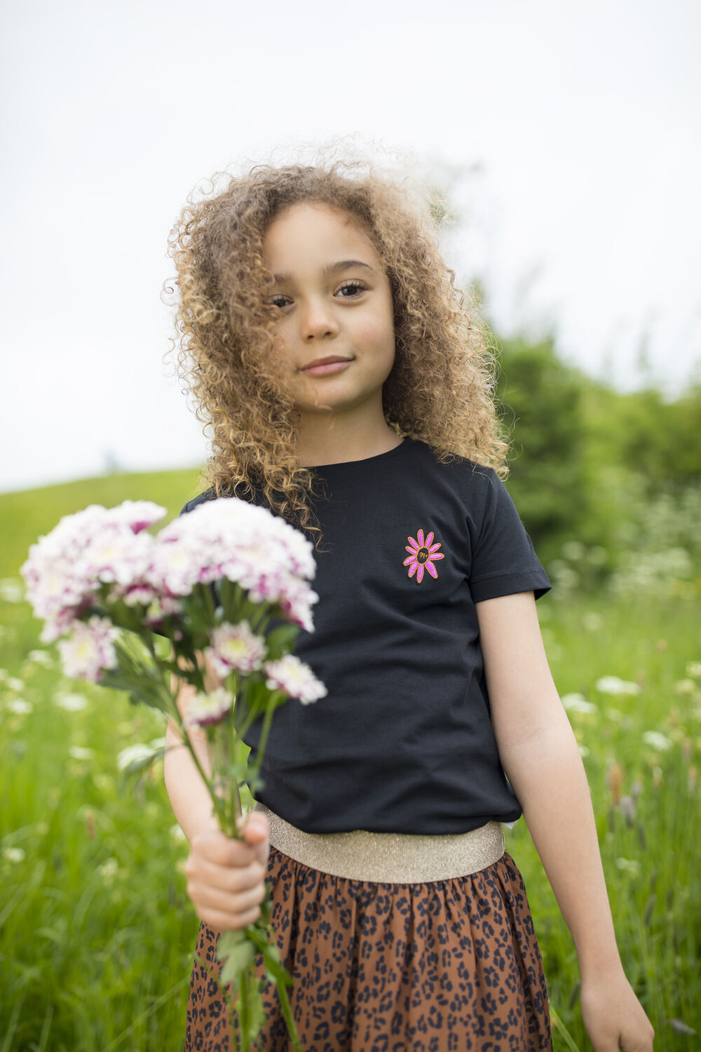 Schwarze MOODSTREET T-shirt T-SHIRT FLOWER EMBROIDERY - large