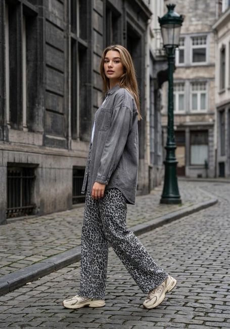 Graue OBJECT Wide jeans OBJSENI MOJI HW JEANS - large