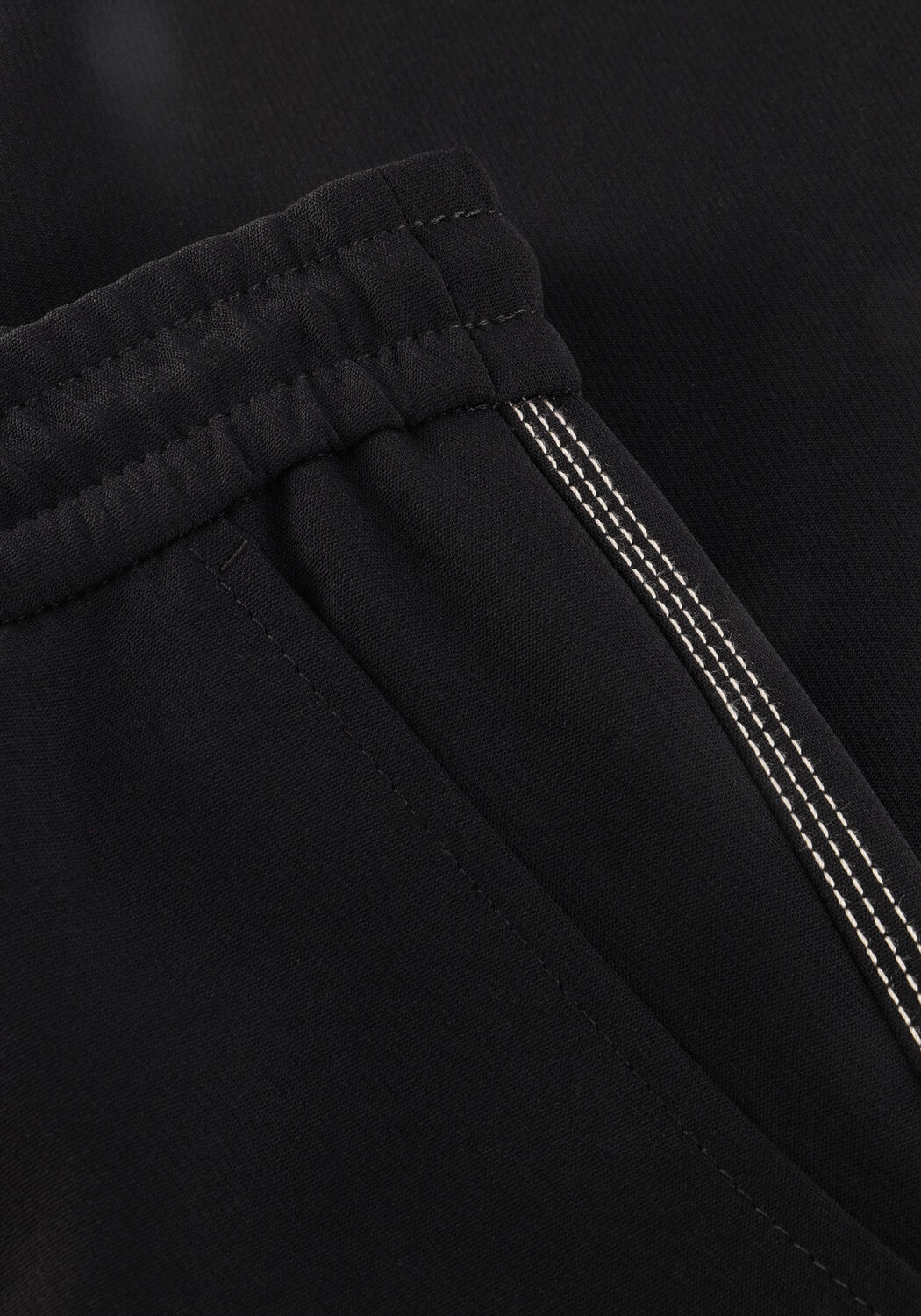 Schwarze MARC CAIN SPORTS Wide jeans AS 81.02 W05 - large