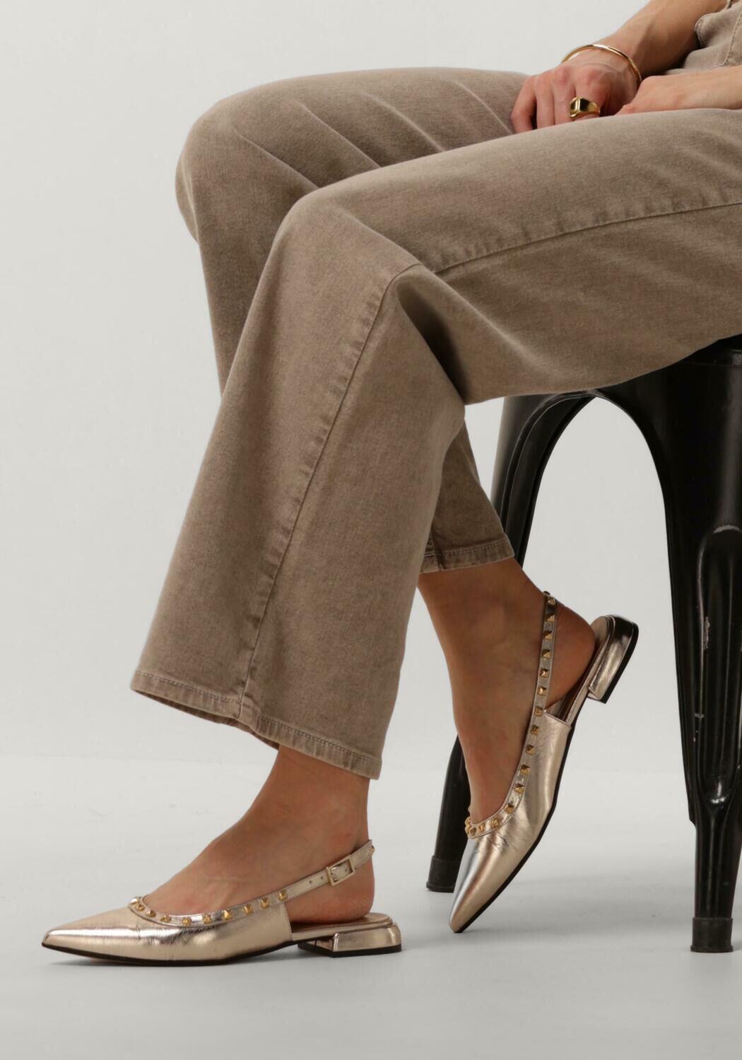 Goldfarbene NOTRE-V Slingbacks 12270 - large