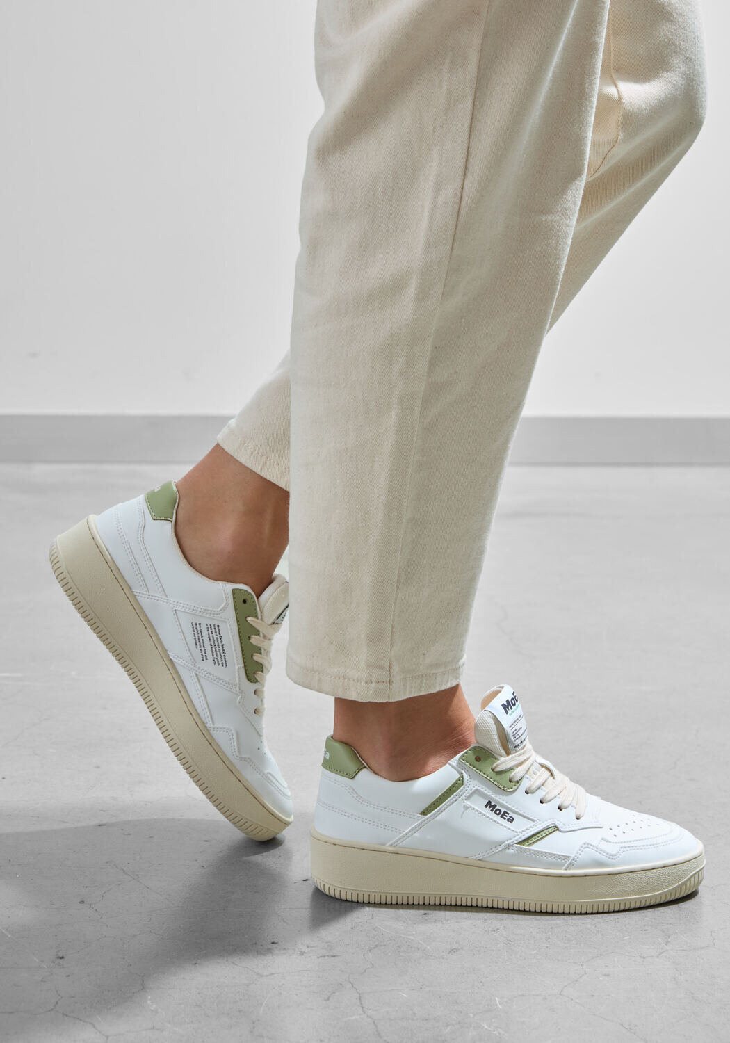 Wei&szlig;e MoEa Sneaker Low MOEA-BASGN1 - medium