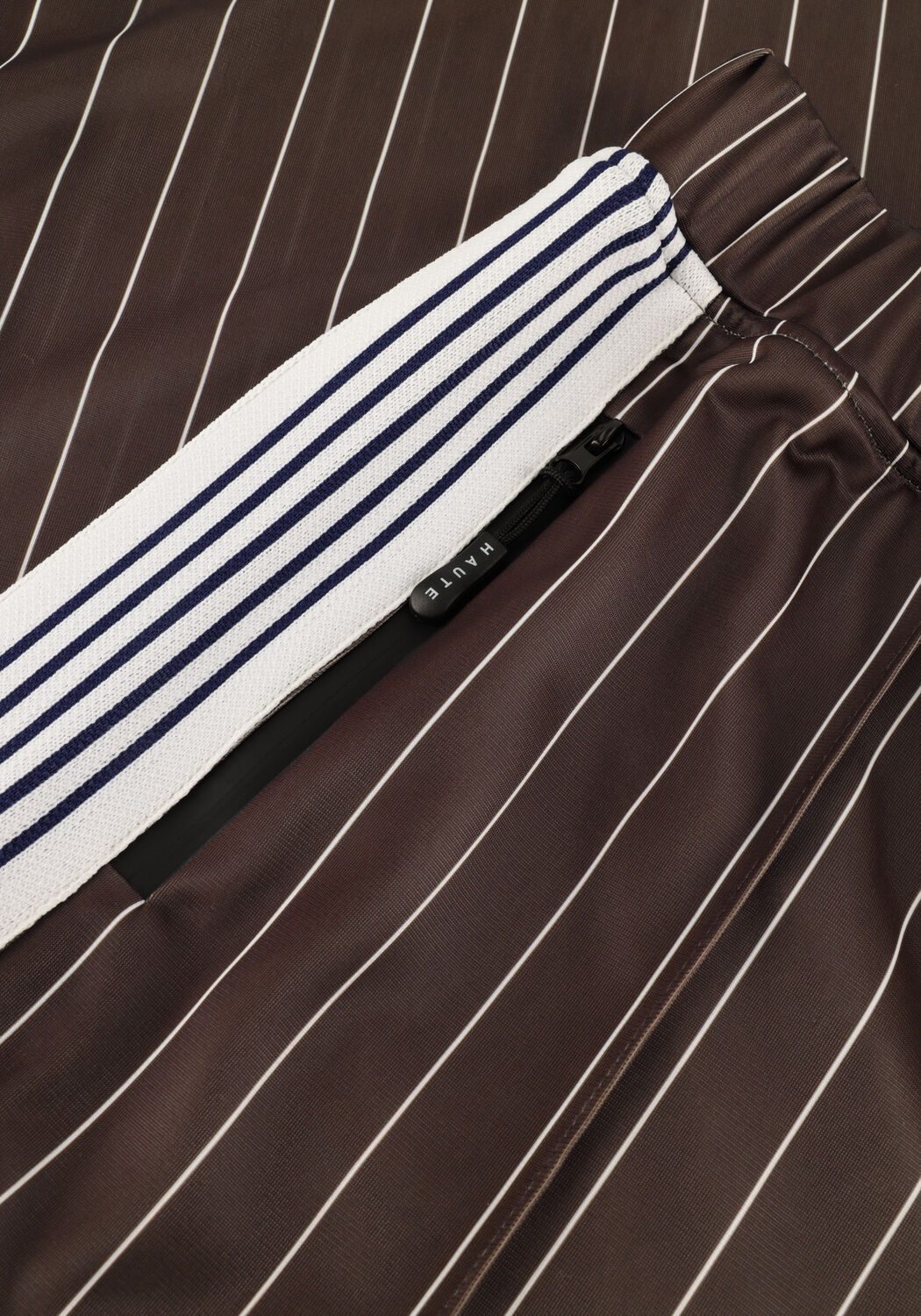 Braune HAUTE L'AMITI&Eacute; Weite Hose BAGGY PIN STRIPE TRACK TALL PANTS - large