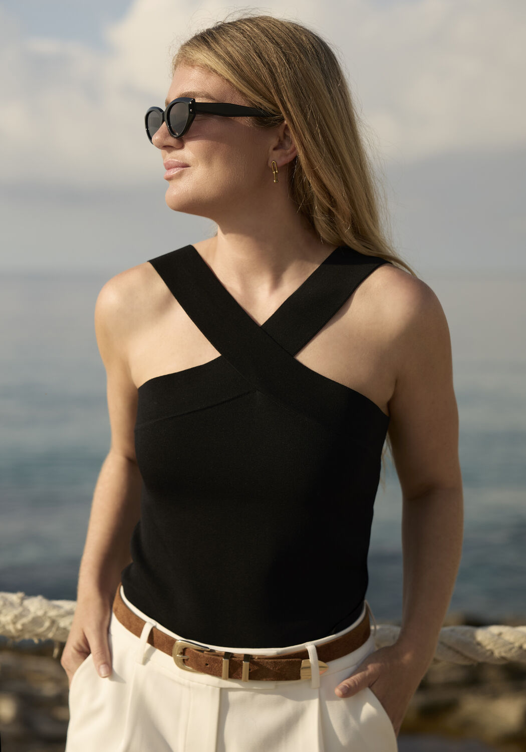 Schwarze OMODA ATELIER Top OM-IMANI X IRIS - large