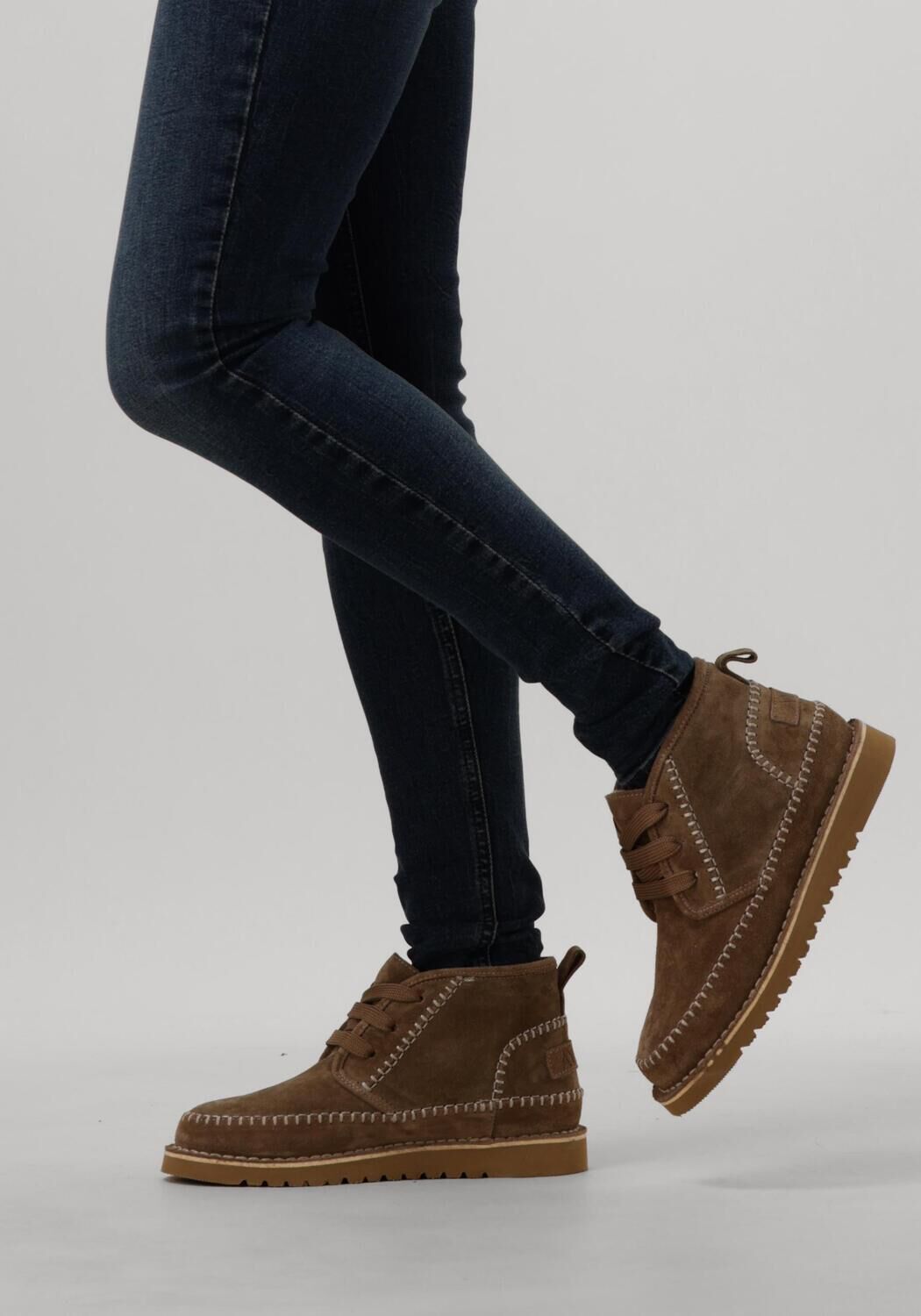 Taupe AYANA Schn&uuml;rboots 2422 - large