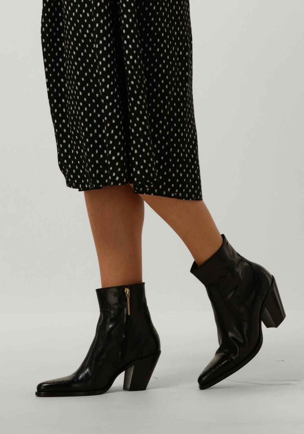 Schwarze FRED DE LA BRETONIERE Stiefeletten BLAIRE ANKLE BOOT - large