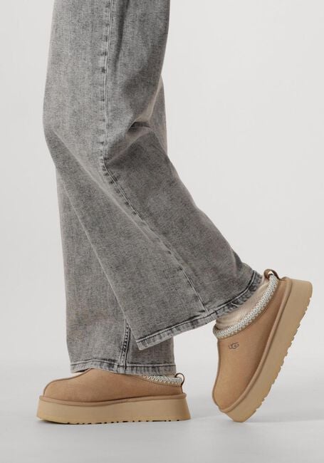 Beige UGG Hausschuhe W TAZZ Omoda - Main Image