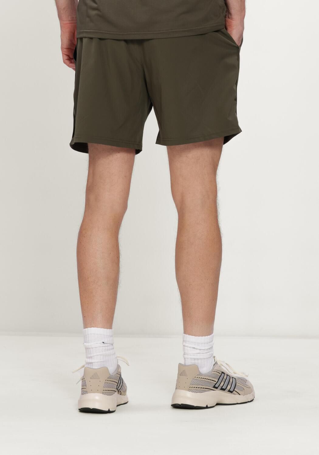 Gr&uuml;ne AIRFORCE Hosen COLE SPORT SHORT - large