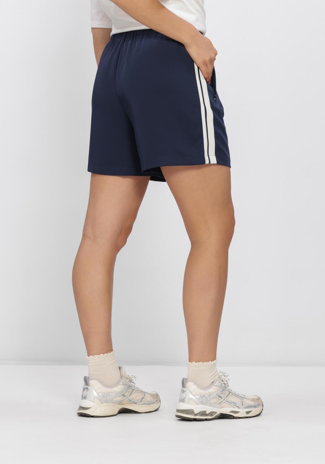 Blaue CATWALK JUNKIE Hosen TRACKSUIT SHORTS - large
