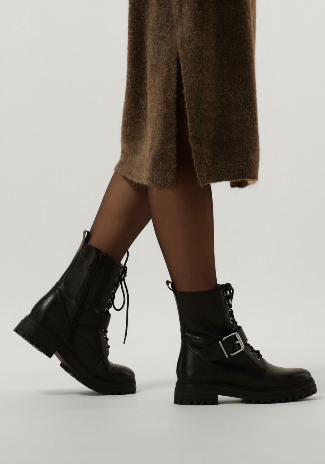 Schwarze OMODA Schn&uuml;rboots LUNA-42 - large