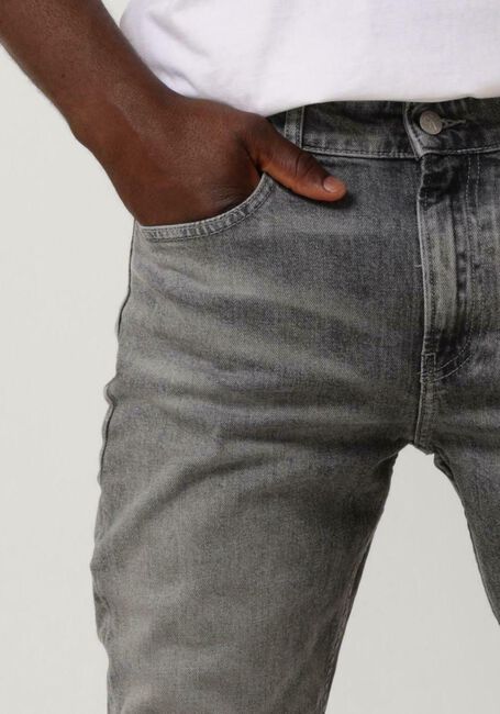 Graue CALVIN KLEIN Slim fit jeans SLIM TAPER - large