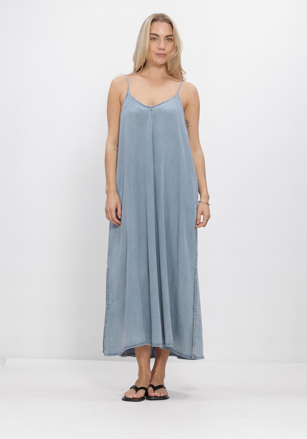 Hellblau MY ESSENTIAL WARDROBE Midikleid NELLYMW STRAP DRESS - large