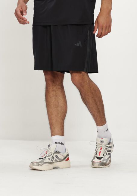 Schwarze ADIDAS Kurze Hose TECHESS 3S SHORT - large