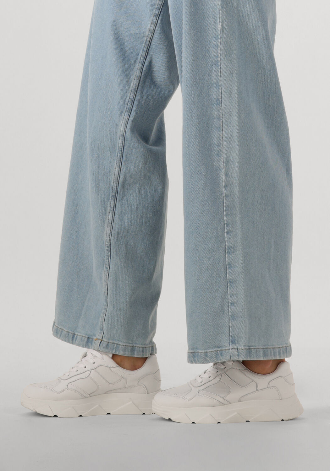 Wei&szlig;e OMODA Sneaker Low KADY FAT 410 - large